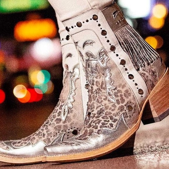 Old Gringo Shoes - Old Gringo Moira Metallic Silver Ankle Boots - 🐆- Sz. 10 - NWT